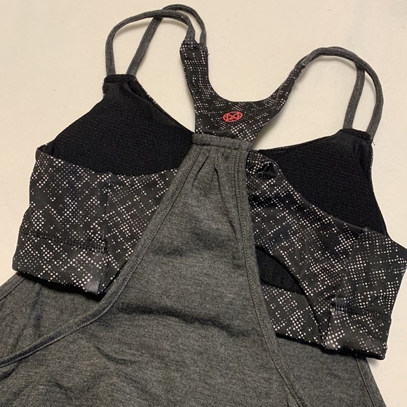 NWT Yoga or Workout Tank Top with built-in Bra size XS - Picture 3 of 6